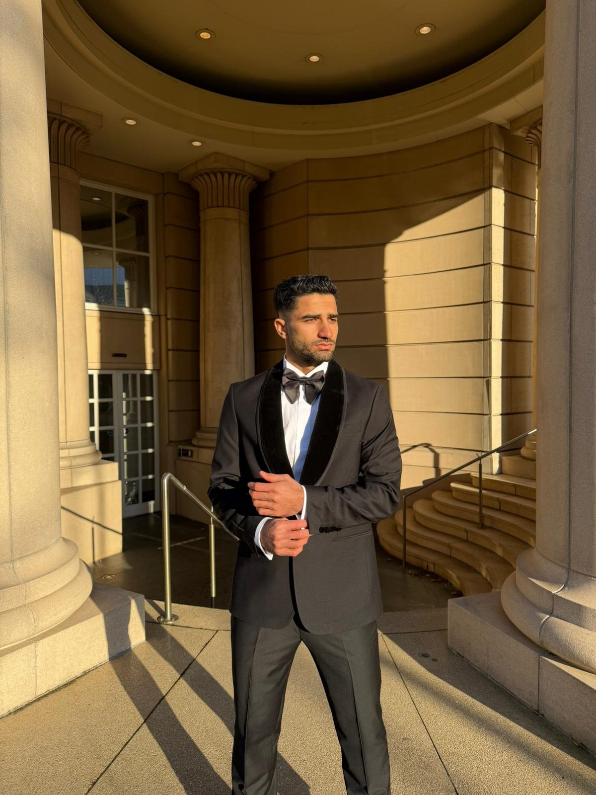 Black suit - Image 1